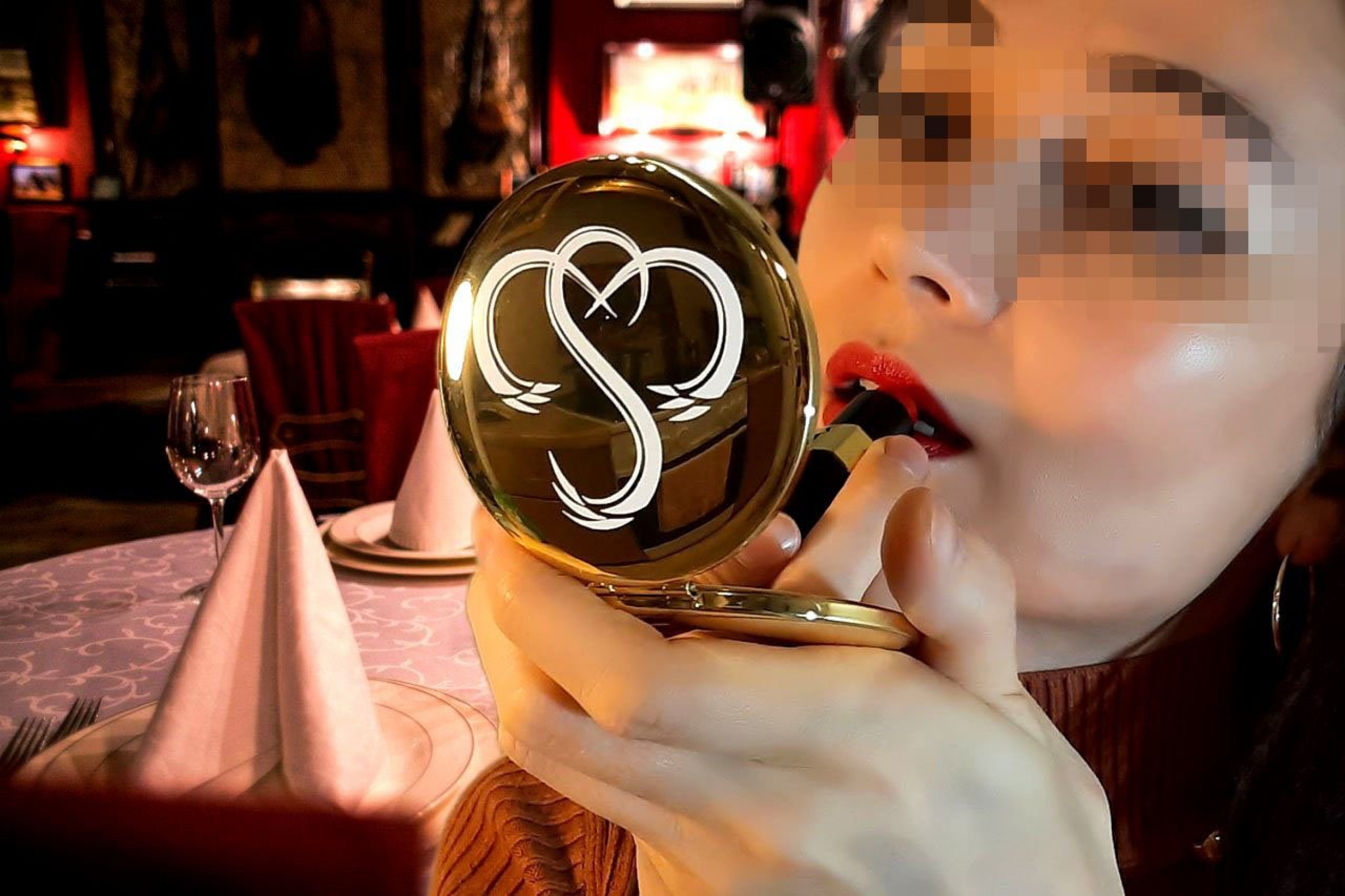 Дамское зеркальце Sexwife Gold
