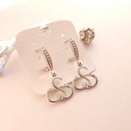 Серьги Sexwife Jewellery с английской застежкой

Элегантные и легкие сережки с символикой Сексвай...