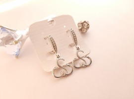 Серьги Sexwife Jewellery с английской застежкой

Элегантные и легкие сережки с символикой Сексвай...